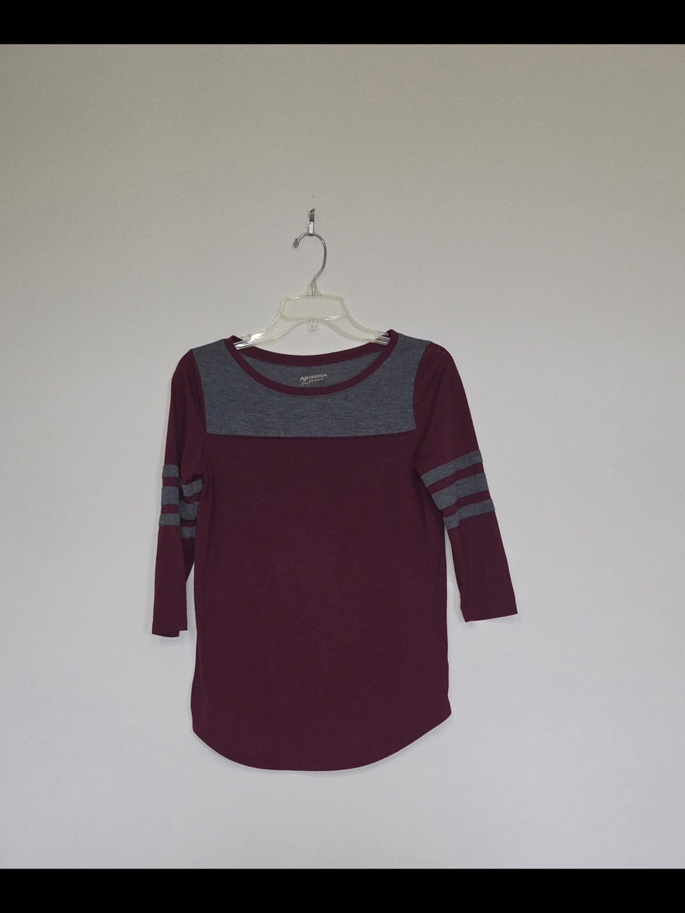 Arizona Jeans Burgundy and Gray Colorblock 3/4 Sleeve Top